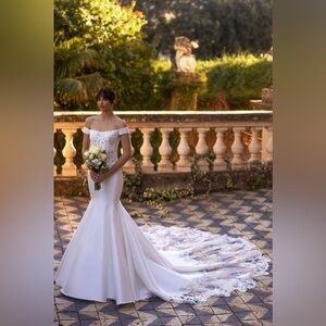 Elegant White Wedding Dress